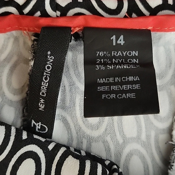 New Directions Ankle Pants - Picture 3 of 3